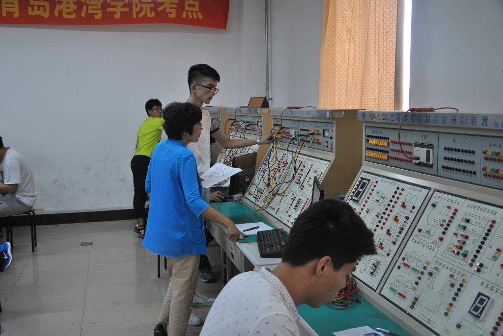 图2:PLC编程鉴定现场