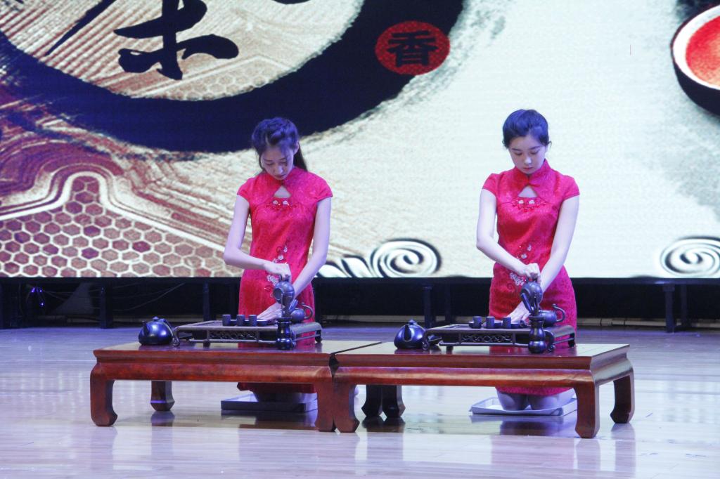 图7:茶艺《茗韵》