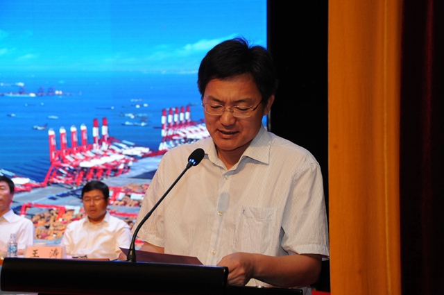 日照港集团有限公司人力资源部李德承部长代表企业界成员单位讲话