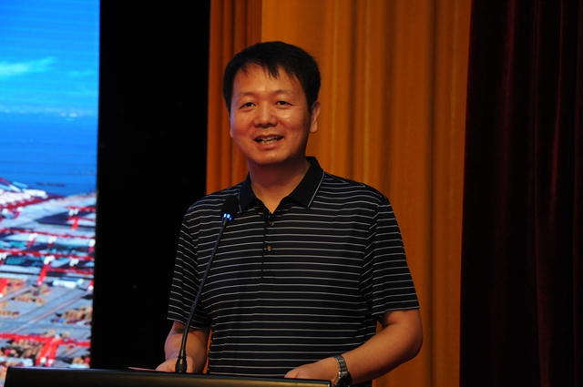 教育部高校毕业生就业协会校企合作委员会徐守峰副会长(兼山东省校企合作促进会会长),代表协会成员单位讲话